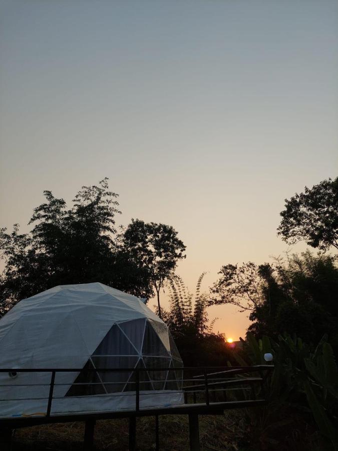 นรดีฮิวล์ รีสอร์ต เขาแผงม้า วังน้ำเขียว Hotel Ban Sap Bon  Buitenkant foto