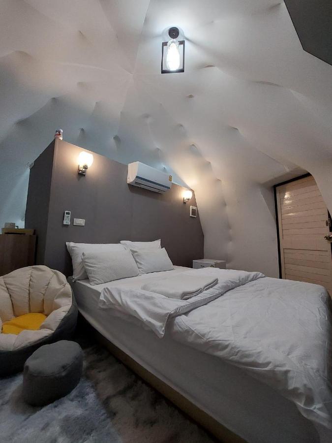 นรดีฮิวล์ รีสอร์ต เขาแผงม้า วังน้ำเขียว Hotel Ban Sap Bon  Buitenkant foto